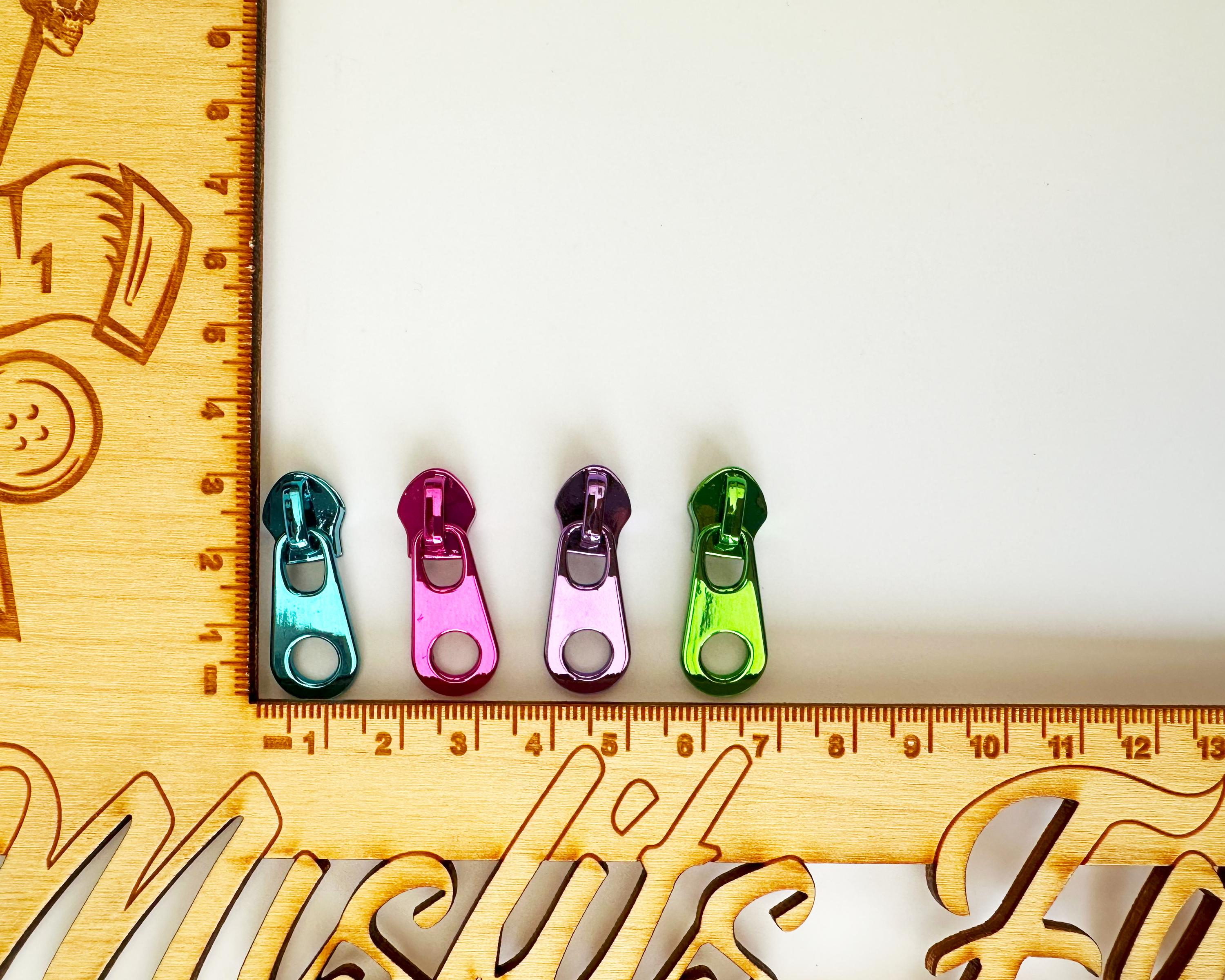 Pop Tab Zipper Pulls in 4 Bright Colours. Bag making hardware for size 5 Nylon Zip Tape