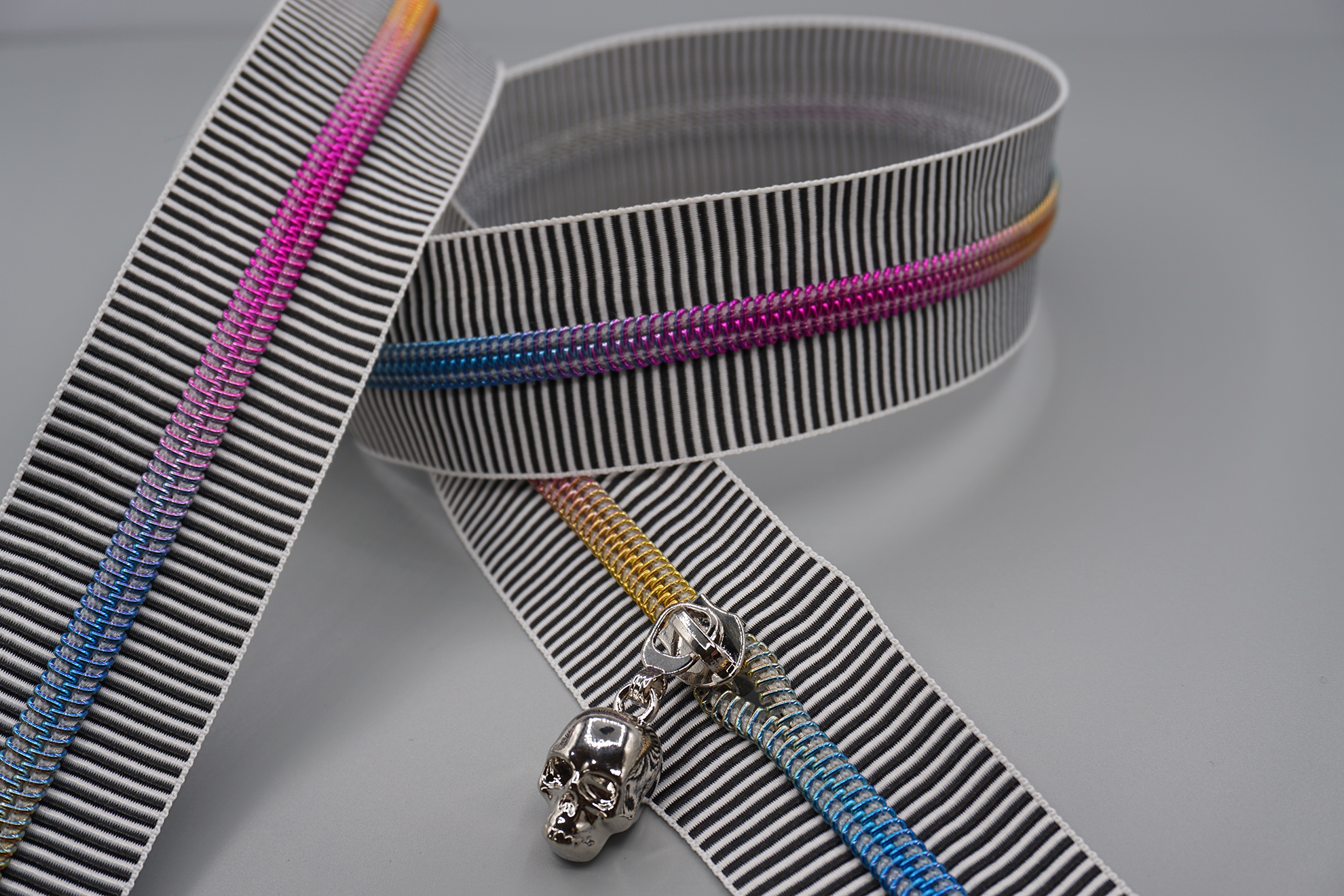Thin Black & White Stripe Zipper Tape with Rainbow Teeth, #5 nylon zips