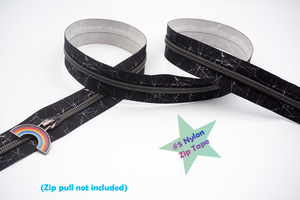 Black & White Scratch print Zipper Tape with Gunmetal Black Teeth, #5 nylon zips